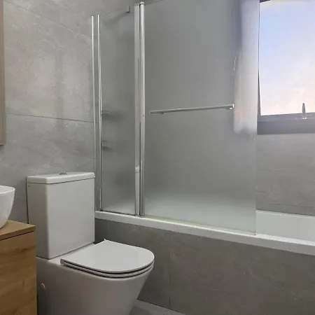 The Qube 2 Bedroom Premium Апартаменты Лимасол