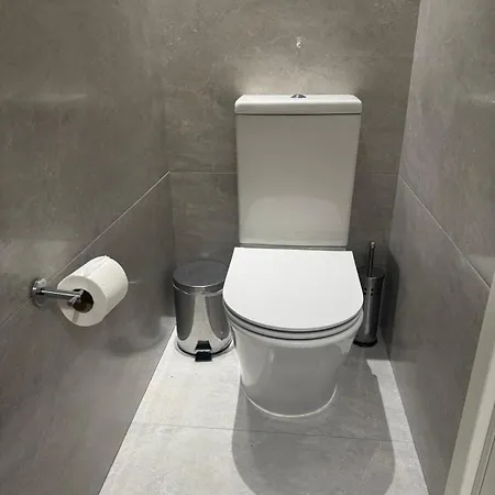 Апартаменты The Qube 2 Bedroom Premium Лимасол