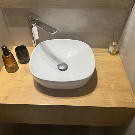 The Qube 2 Bedroom Premium לימסול